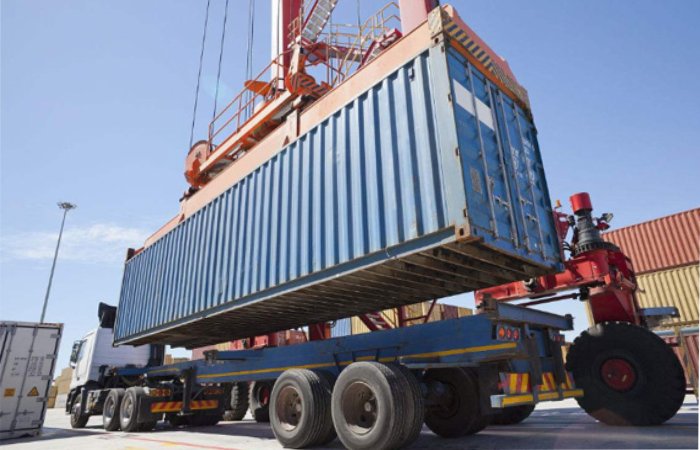What can we Transport in a Container_